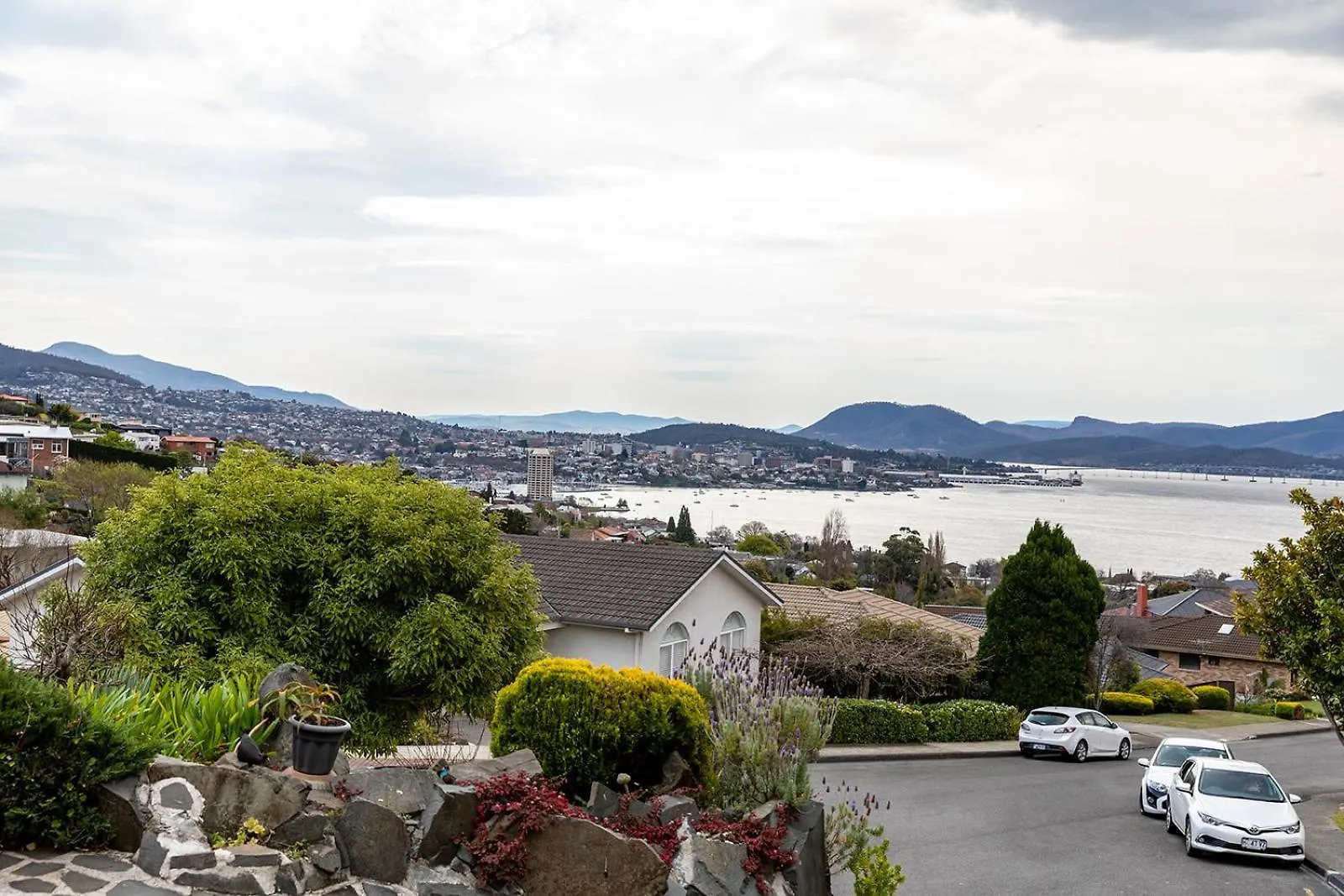 Million Dollar Views Apartment Hobart