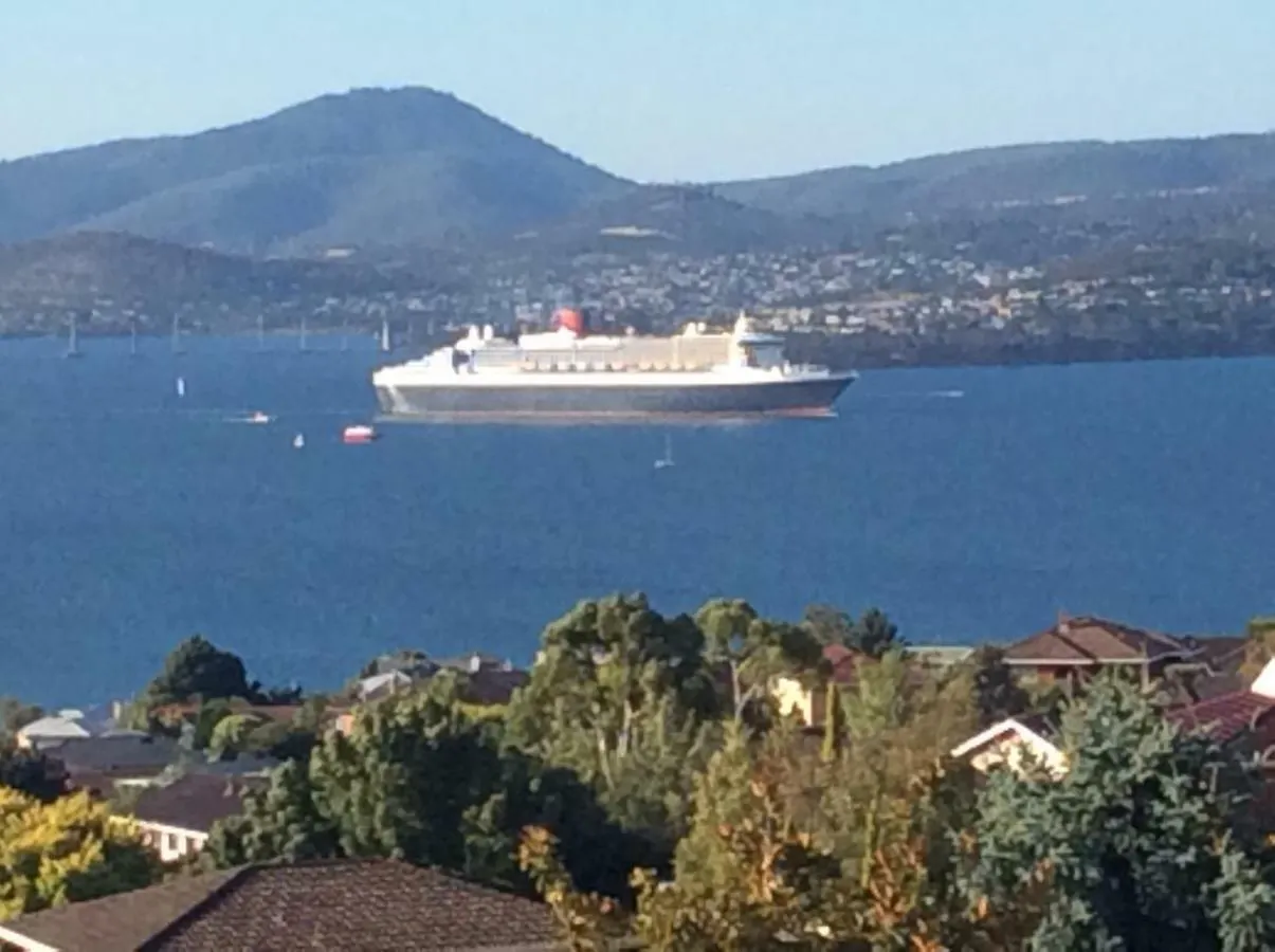 Million Dollar Views Apartment Hobart
